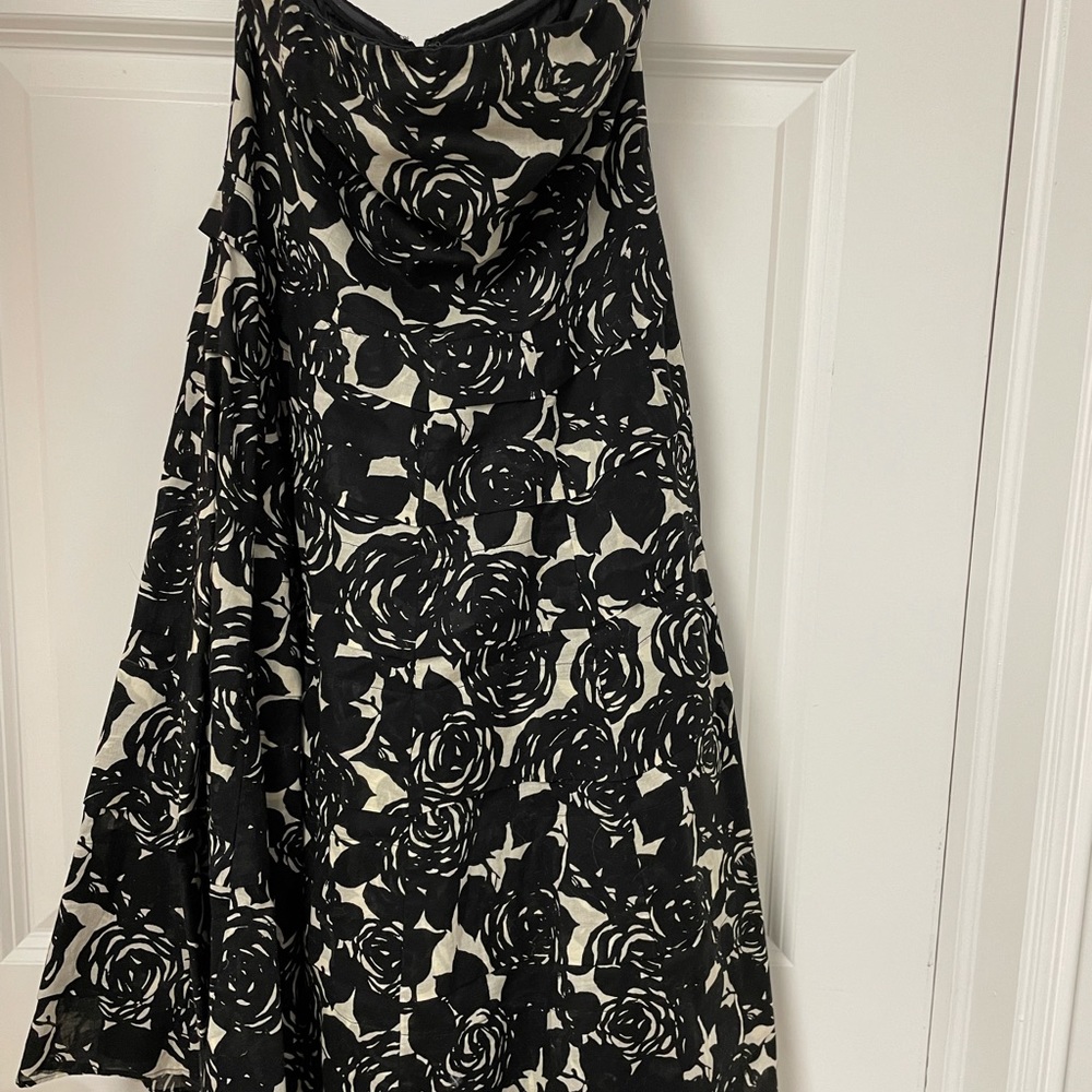 Black and white strapless dress! Vintage feel! Size 2n